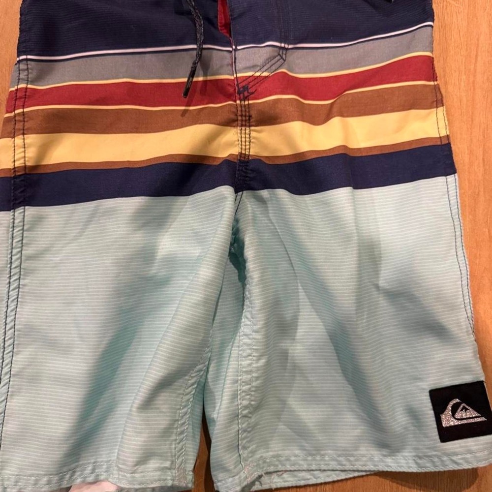 Quiksilver Mens Striped Boardshorts Blue Red Yellow Swim Trunks Size 22